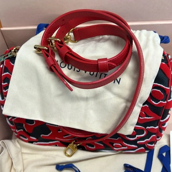 ๐ SPEEDY ๐ BRAND NEW Louis Vuitton Red and Black Satchel BANDOULIERE - Picture 12 of 14